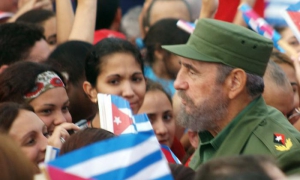 Marcha combatiente por el Malecón y frente a la oficina de intereses de EE.UU. en Cuba en protesta por las medidas que quiere imponer George W. Busch a Cuba para la transición a la democracia. La misma estuvo presidida por el Comandante en Jefe Fidel Cast