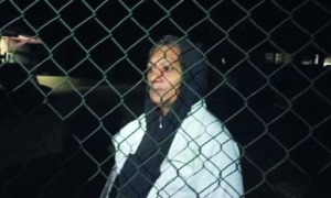 Claribel Téllez, custodio en la Fábrica de Galletas y Barquillos, fue una de las atentas excepciones de la noche. foto del autor